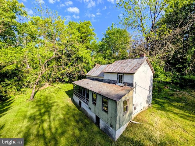 189 PIEDMONT ORCHARD RD, Linden, VA 22642