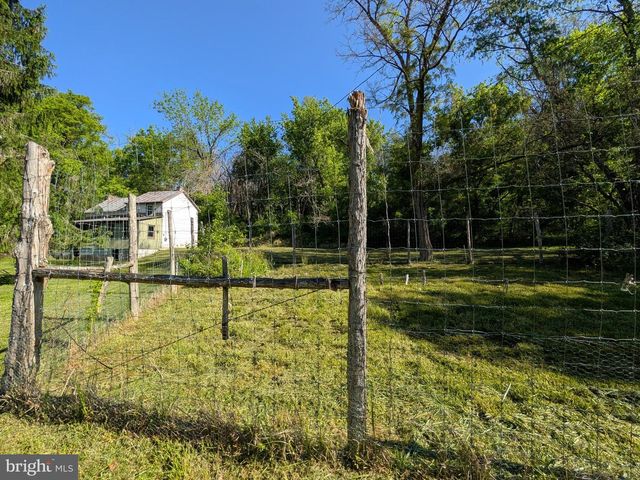 189 PIEDMONT ORCHARD RD, Linden, VA 22642