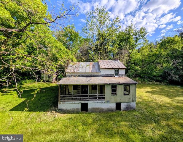 189 PIEDMONT ORCHARD RD, Linden, VA 22642