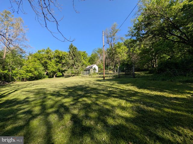 189 PIEDMONT ORCHARD RD, Linden, VA 22642