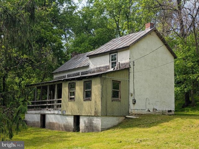 189 PIEDMONT ORCHARD RD, Linden, VA 22642