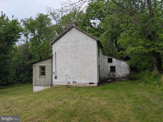 189 PIEDMONT ORCHARD RD, Linden, VA 22642