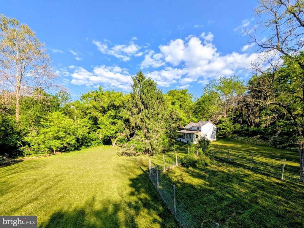 189 PIEDMONT ORCHARD RD, Linden, VA 22642