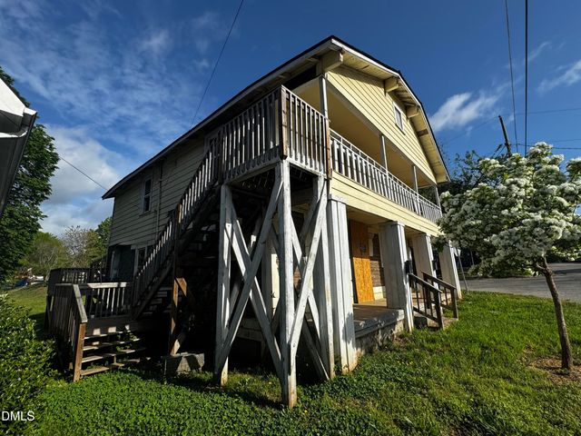 102 S Fisher Street, Raleigh, NC 27610