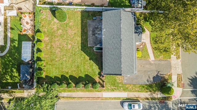 1806 Rensselaer Road, Teaneck, NJ 07666