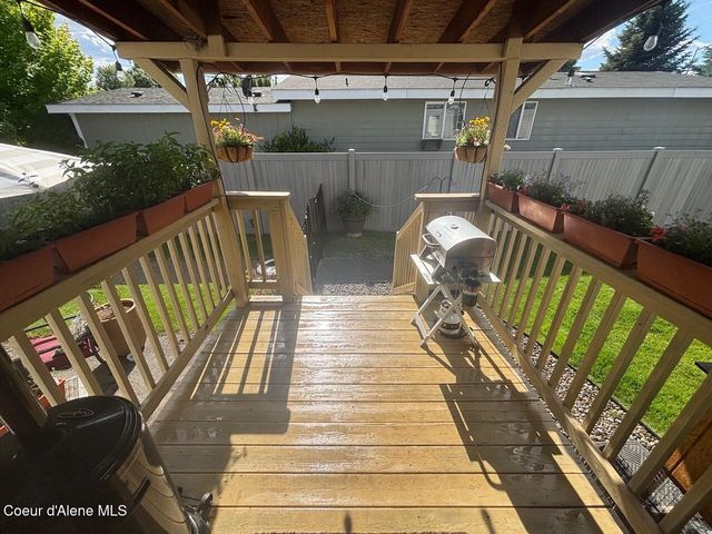 2063 W Gueneveres WAY, Post Falls, ID 83854