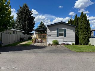 2063 W Gueneveres WAY, Post Falls, ID 83854