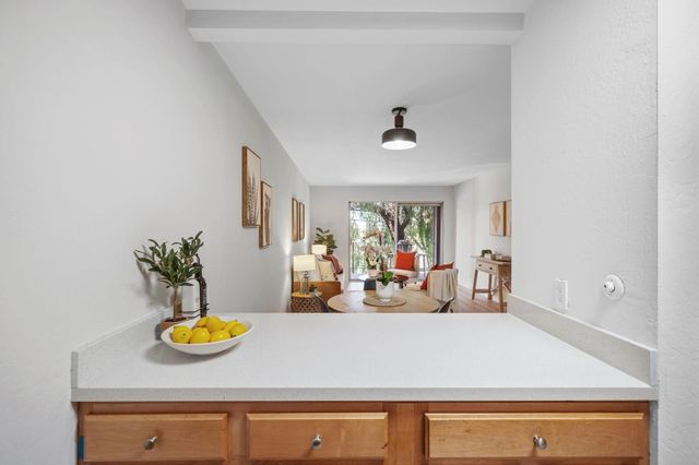 3751 Harrison St 102, Oakland, CA 94611