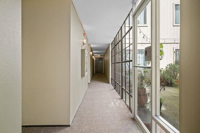 3751 Harrison St 102, Oakland, CA 94611