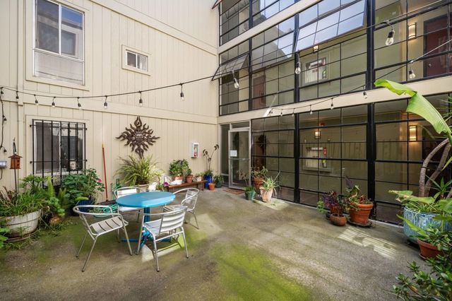 3751 Harrison St 102, Oakland, CA 94611