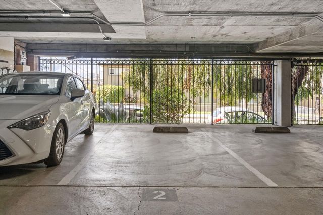 3751 Harrison St 102, Oakland, CA 94611