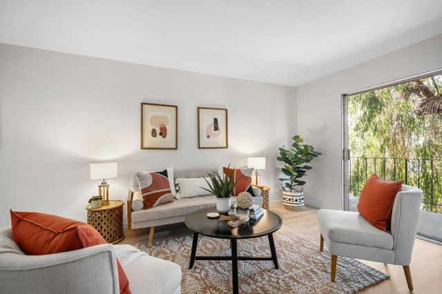 3751 Harrison St 102, Oakland, CA 94611