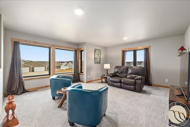 6814 Skycrest Drive, Billings, MT 59106