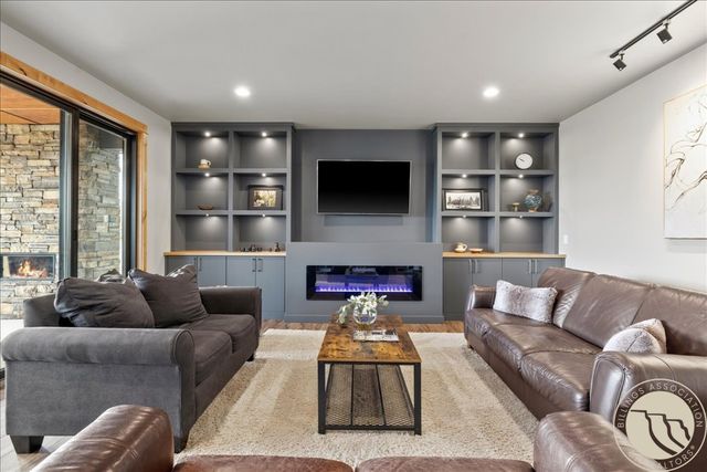 6814 Skycrest Drive, Billings, MT 59106