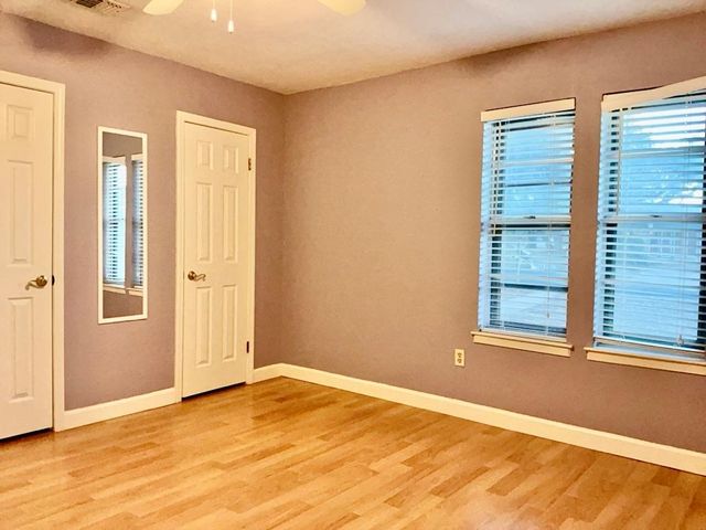 418 SUNSET DR, Georgetown, TX 78628