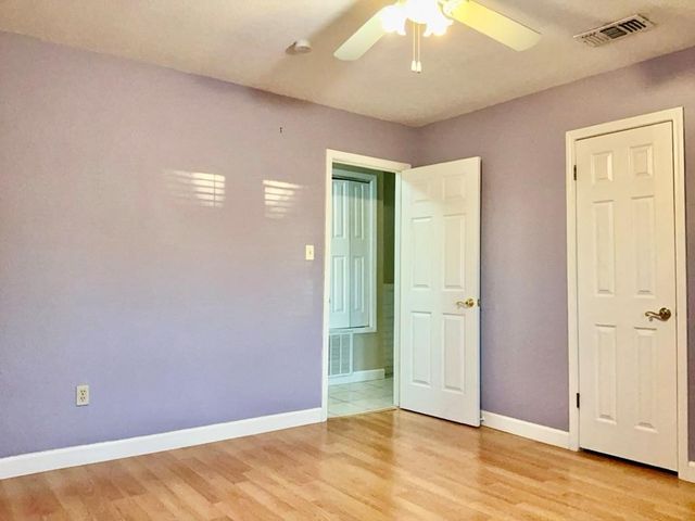 418 SUNSET DR, Georgetown, TX 78628