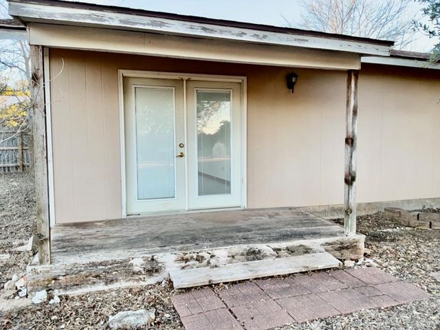 418 SUNSET DR, Georgetown, TX 78628