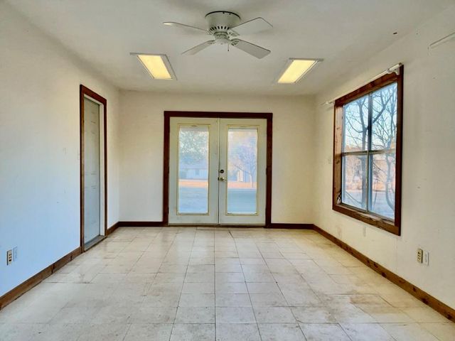 418 SUNSET DR, Georgetown, TX 78628