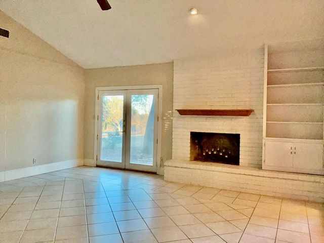 418 SUNSET DR, Georgetown, TX 78628