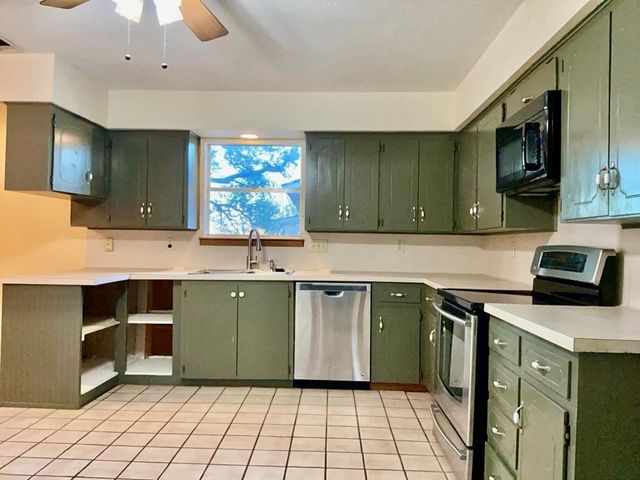 418 SUNSET DR, Georgetown, TX 78628