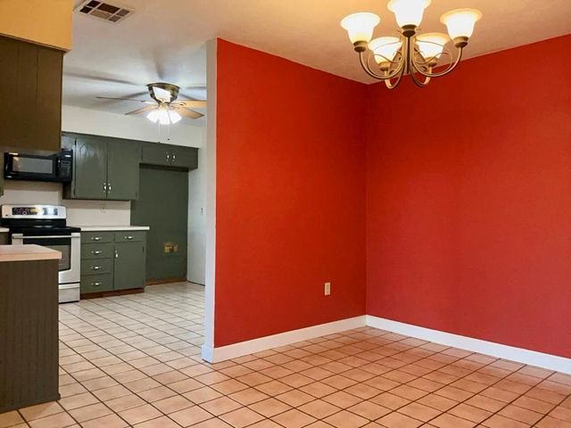 418 SUNSET DR, Georgetown, TX 78628