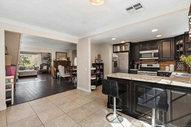 324 Patrick Dr, El Cajon, CA 92019