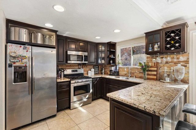 324 Patrick Dr, El Cajon, CA 92019