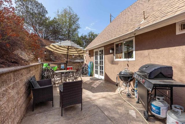 324 Patrick Dr, El Cajon, CA 92019
