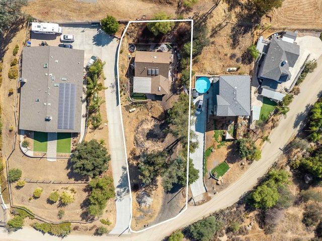 324 Patrick Dr, El Cajon, CA 92019