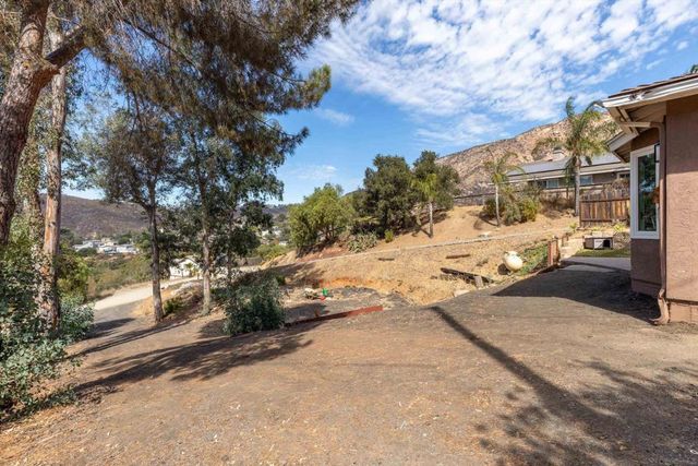 324 Patrick Dr, El Cajon, CA 92019