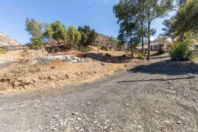 324 Patrick Dr, El Cajon, CA 92019