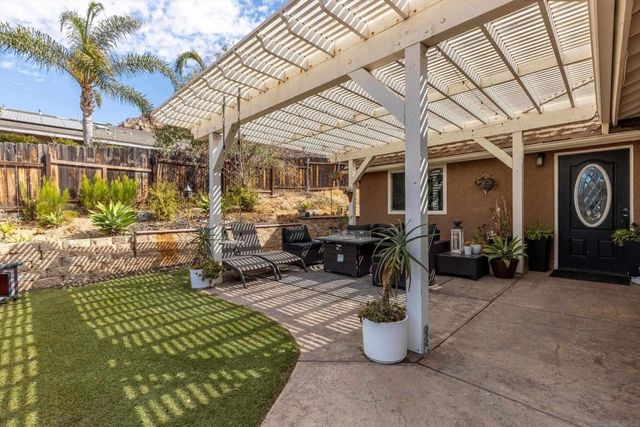 324 Patrick Dr, El Cajon, CA 92019