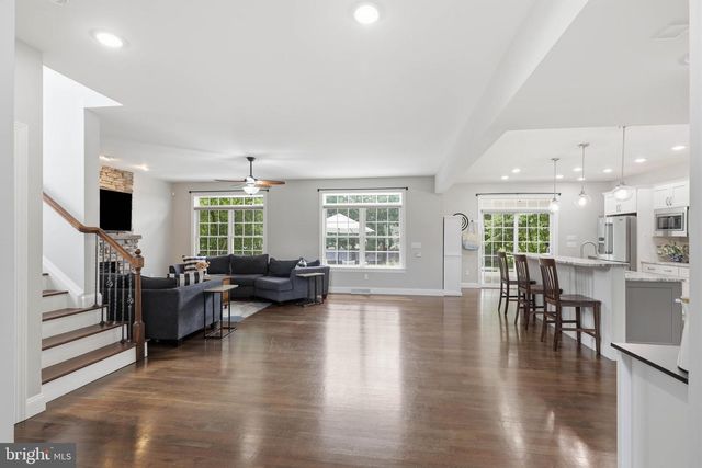1146 S BRISTOL DR, Lititz, PA 17543