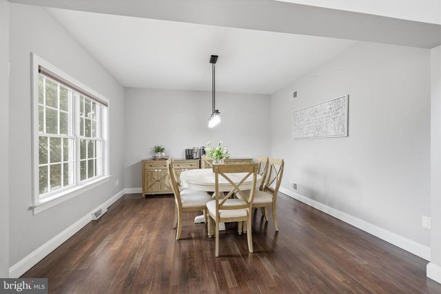 1146 S BRISTOL DR, Lititz, PA 17543