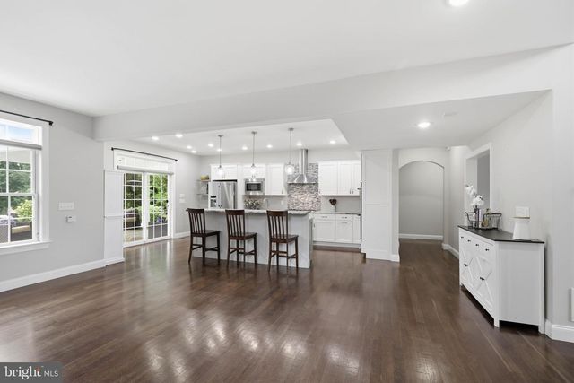 1146 S BRISTOL DR, Lititz, PA 17543