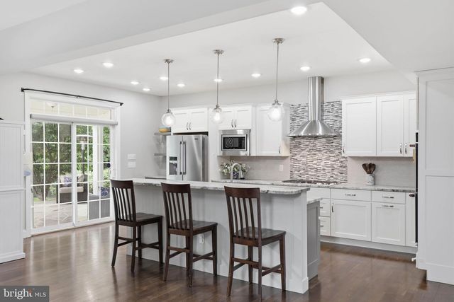 1146 S BRISTOL DR, Lititz, PA 17543