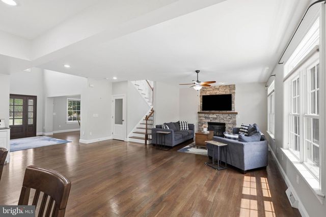 1146 S BRISTOL DR, Lititz, PA 17543