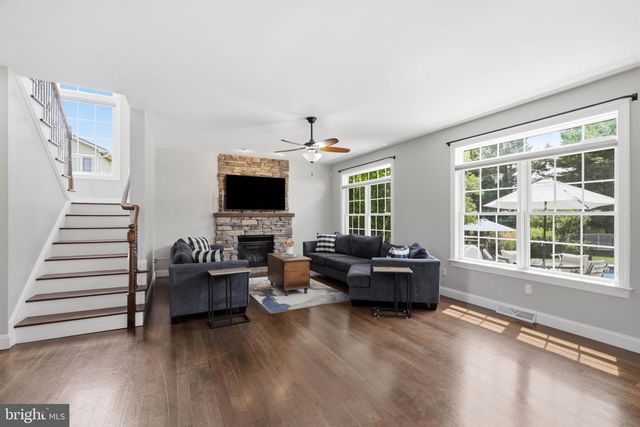 1146 S BRISTOL DR, Lititz, PA 17543