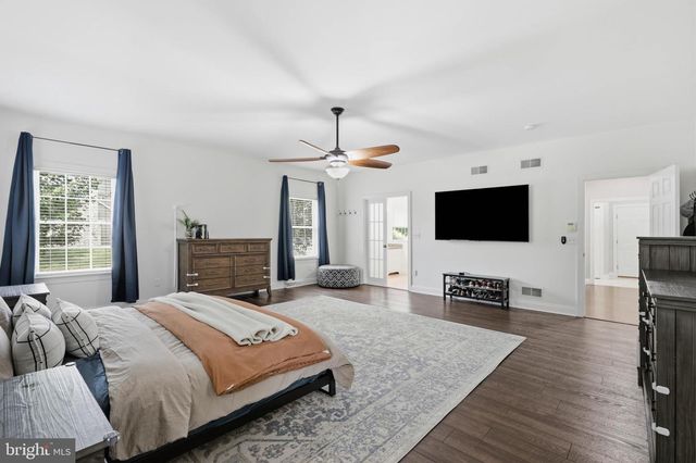 1146 S BRISTOL DR, Lititz, PA 17543