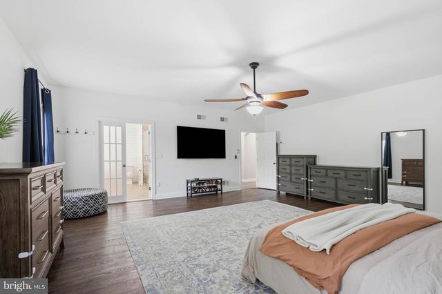 1146 S BRISTOL DR, Lititz, PA 17543