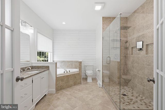 1146 S BRISTOL DR, Lititz, PA 17543