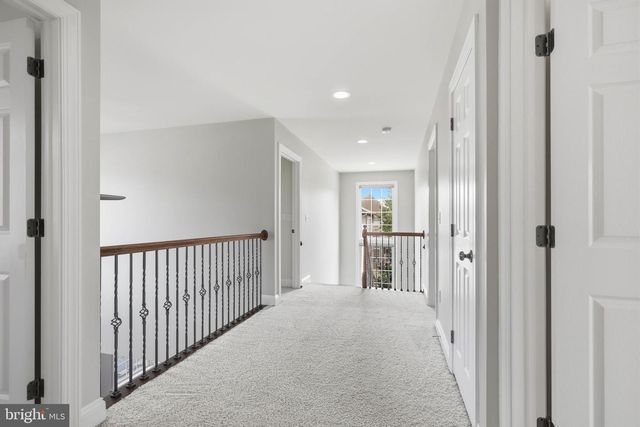 1146 S BRISTOL DR, Lititz, PA 17543