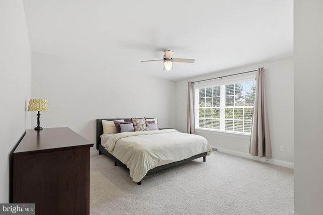 1146 S BRISTOL DR, Lititz, PA 17543