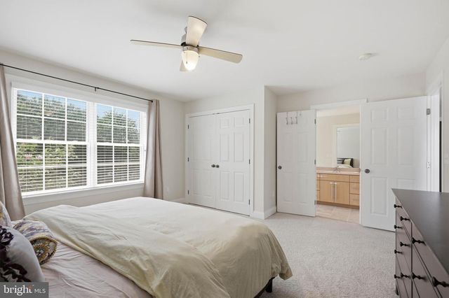 1146 S BRISTOL DR, Lititz, PA 17543