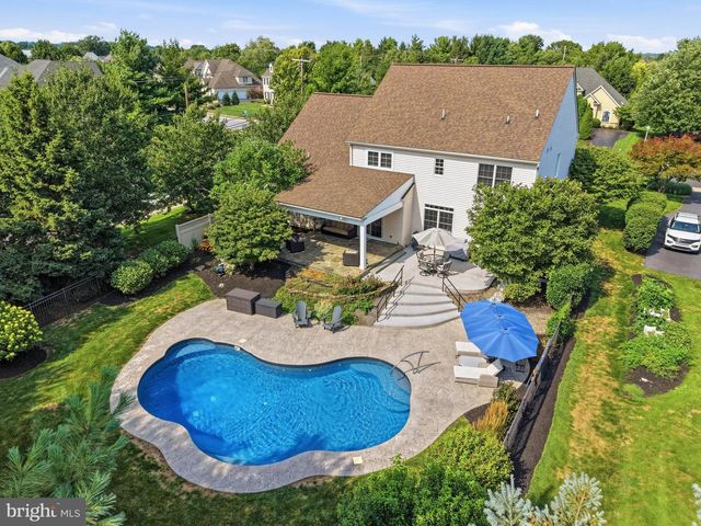 1146 S BRISTOL DR, Lititz, PA 17543