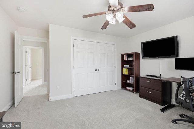 1146 S BRISTOL DR, Lititz, PA 17543
