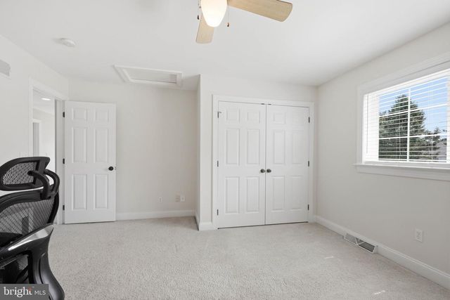 1146 S BRISTOL DR, Lititz, PA 17543
