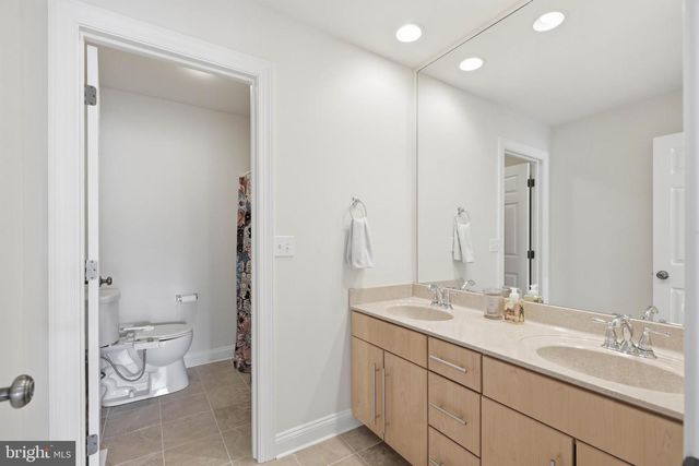 1146 S BRISTOL DR, Lititz, PA 17543