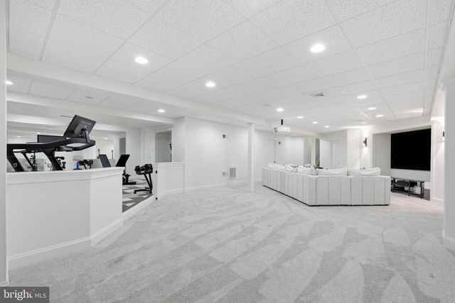 1146 S BRISTOL DR, Lititz, PA 17543