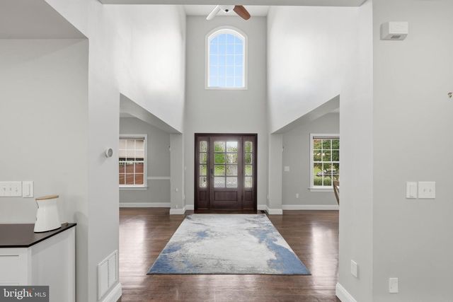 1146 S BRISTOL DR, Lititz, PA 17543